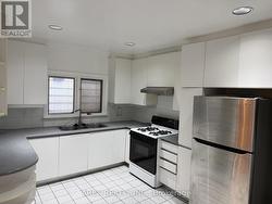 MAIN - 39 ROSETHORN AVENUE Toronto, ON M6N 3K7