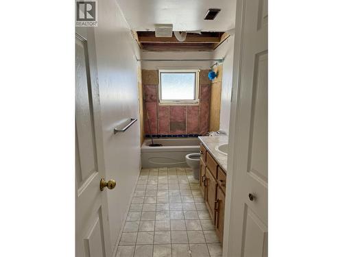 5 Munro Crescent, Mackenzie, BC - Indoor