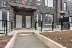 3 - 3421 RIDGEWAY DRIVE Mississauga, ON L5L 0C1