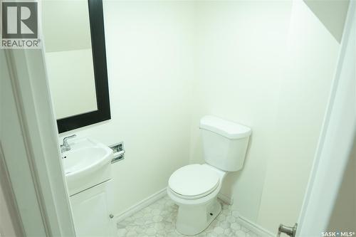 2128 Osler Street, Regina, SK - Indoor Photo Showing Bathroom
