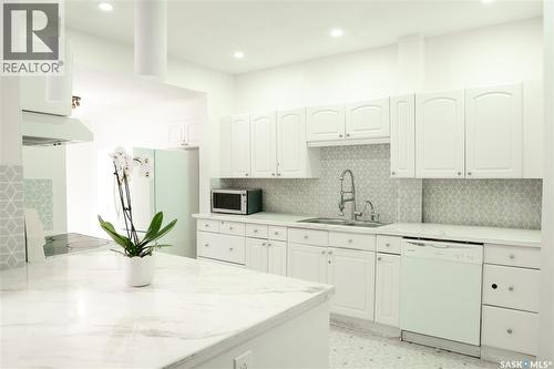 2128 Osler Street, Regina, SK - Indoor Photo Showing Kitchen With Double Sink