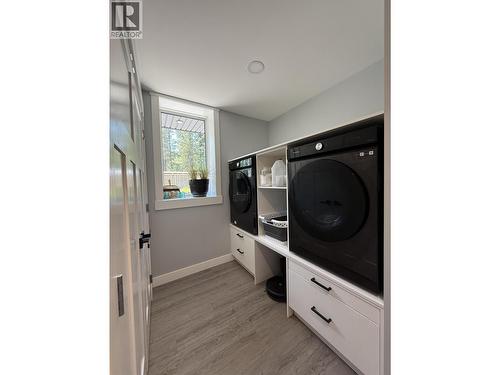 24151 River Road, Smithers, BC - Indoor Photo Showing Laundry Room