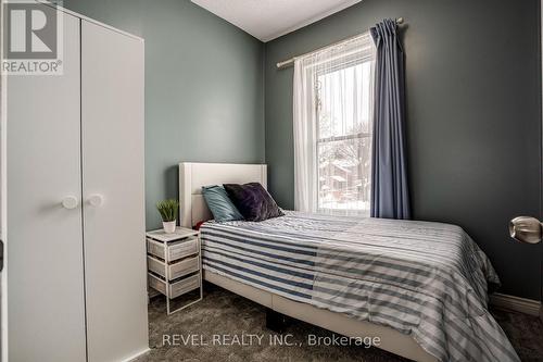 51 Tisdale Street N, Hamilton, ON - Indoor Photo Showing Bedroom