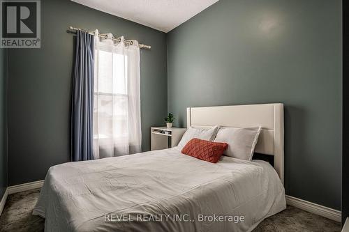 51 Tisdale Street N, Hamilton, ON - Indoor Photo Showing Bedroom