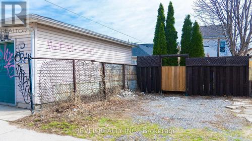 51 Tisdale Street N, Hamilton, ON - Outdoor