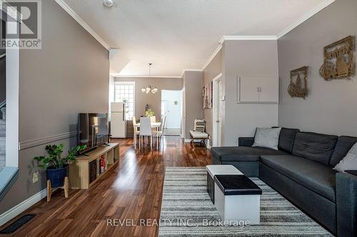 51 Tisdale Street N, Hamilton, ON - Indoor Photo Showing Living Room