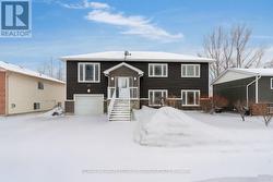 25 BAY STREET Tay, ON L0K 2A0