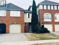 1114 LINDSAY Drive Oakville, ON L6N 3B4