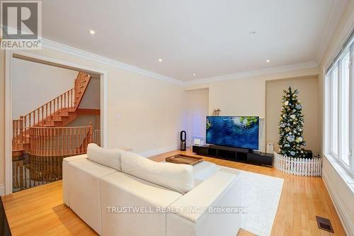 8 Ridgley Court, Richmond Hill, ON - Indoor