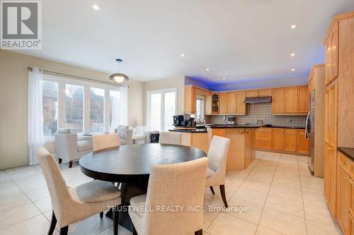 8 Ridgley Court, Richmond Hill, ON - Indoor Photo Showing Dining Room