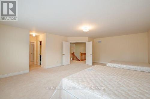 8 Ridgley Court, Richmond Hill, ON - Indoor Photo Showing Bedroom