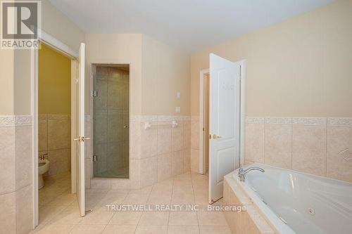 8 Ridgley Court, Richmond Hill, ON - Indoor Photo Showing Bathroom
