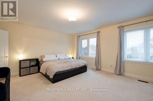8 Ridgley Court, Richmond Hill, ON - Indoor Photo Showing Bedroom
