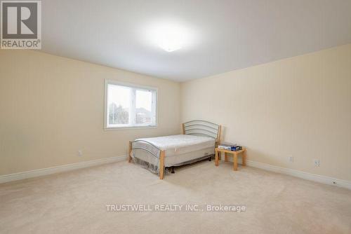 8 Ridgley Court, Richmond Hill, ON - Indoor Photo Showing Bedroom