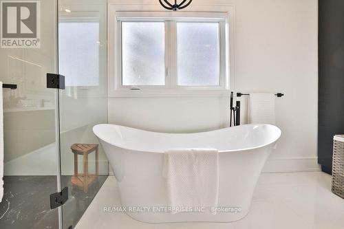 1438 Garnet Avenue, Mississauga, ON - Indoor Photo Showing Bathroom