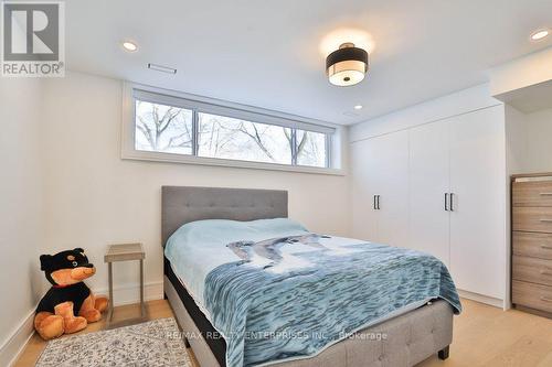 1438 Garnet Avenue, Mississauga, ON - Indoor Photo Showing Bedroom