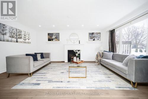 30 PARKWAY AVENUE  Brampton, ON L6X 2G4