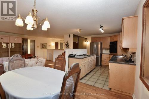 3400 Cedar Springs Road, Burlington, ON - Indoor Photo Showing Dining Room
