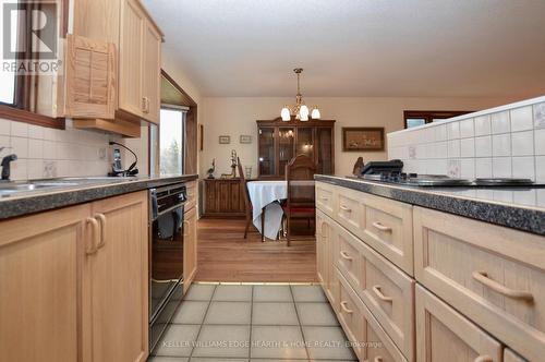3400 Cedar Springs Road, Burlington, ON - Indoor Photo Showing Kitchen