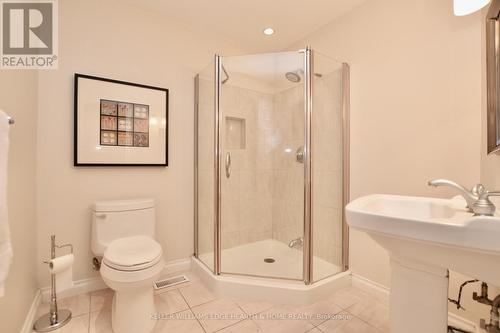 3400 Cedar Springs Road, Burlington, ON - Indoor Photo Showing Bathroom