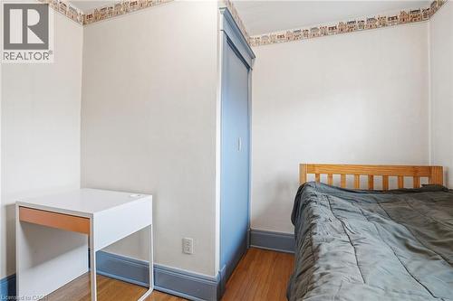 88 Cline Avenue N, Hamilton, ON - Indoor Photo Showing Bedroom