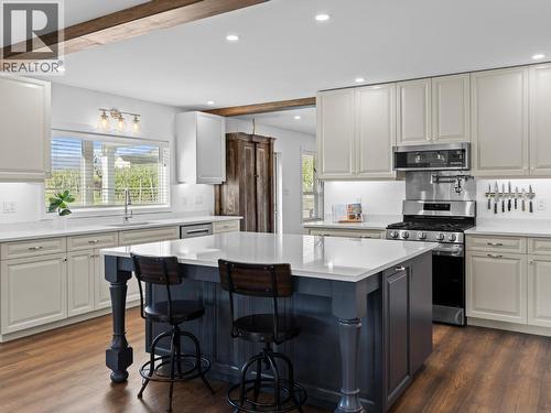 7207 Tucelnuit Drive, Oliver, BC - Indoor Photo Showing Kitchen With Upgraded Kitchen