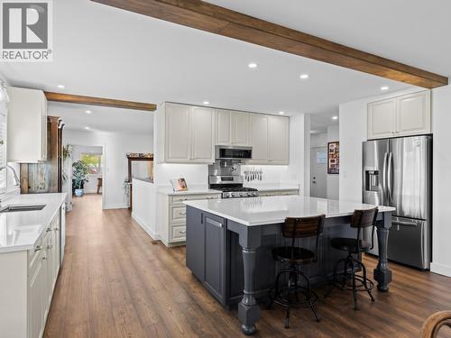 7207 Tucelnuit Drive, Oliver, BC - Indoor Photo Showing Kitchen With Upgraded Kitchen