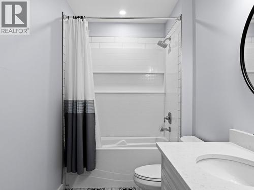 7207 Tucelnuit Drive, Oliver, BC - Indoor Photo Showing Bathroom