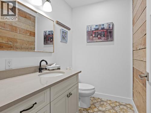 7207 Tucelnuit Drive, Oliver, BC - Indoor Photo Showing Bathroom