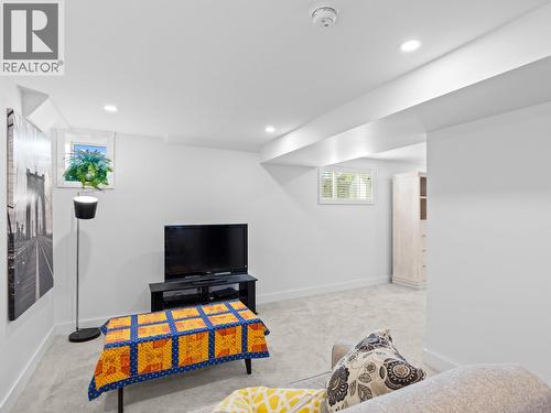 7207 Tucelnuit Drive, Oliver, BC - Indoor