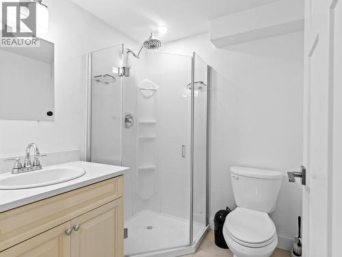 7207 Tucelnuit Drive, Oliver, BC - Indoor Photo Showing Bathroom
