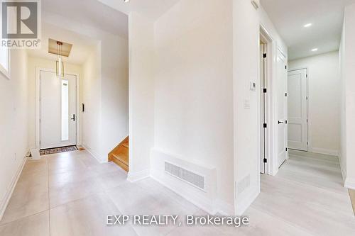 768 Montbeck Crescent, Mississauga, ON - Indoor Photo Showing Other Room