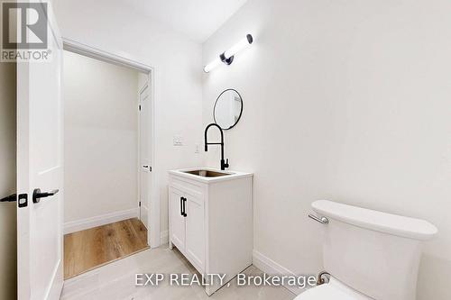 768 Montbeck Crescent, Mississauga, ON - Indoor Photo Showing Bathroom