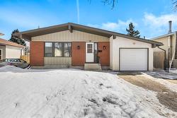 99 Alburg Drive  Winnipeg, MB R2N 1M1