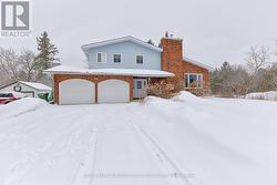 196 GOLF COURSE ROAD Laurentian Valley, ON K8A 7B3