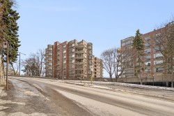 1106-3577 Av. Atwater Montréal (Ville-Marie), QC H3H 2R2