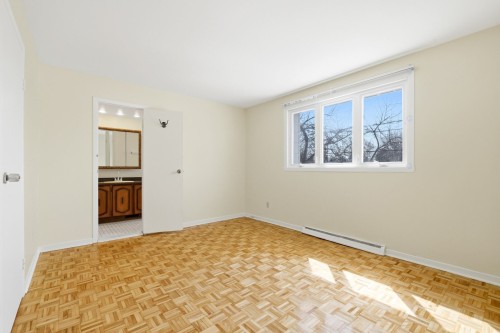 Chambre à coucher principale - 6350 Rue Bourget, Brossard, QC - Indoor Photo Showing Other Room