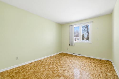 Chambre à coucher - 6350 Rue Bourget, Brossard, QC - Indoor Photo Showing Other Room