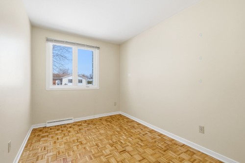 Chambre à coucher - 6350 Rue Bourget, Brossard, QC - Indoor Photo Showing Other Room