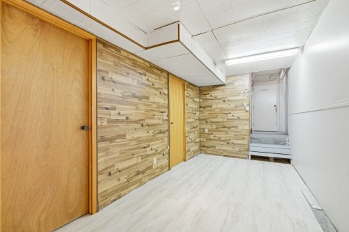 Salle familiale - 6350 Rue Bourget, Brossard, QC - Indoor Photo Showing Other Room