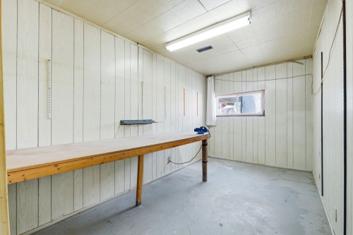 Atelier - 6350 Rue Bourget, Brossard, QC - Indoor Photo Showing Other Room