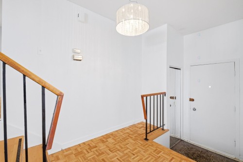 Hall d'entrée/Vestibule - 6350 Rue Bourget, Brossard, QC - Indoor Photo Showing Other Room