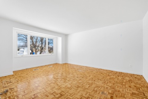 Salon - 6350 Rue Bourget, Brossard, QC - Indoor Photo Showing Other Room