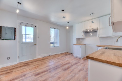 Cuisine - 12295 Rue Valmont, Montréal (Ahuntsic-Cartierville), QC - Indoor Photo Showing Kitchen