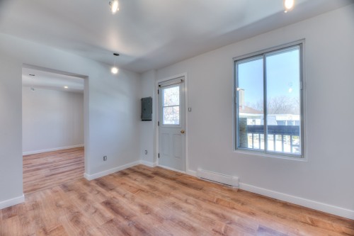 Cuisine - 12295 Rue Valmont, Montréal (Ahuntsic-Cartierville), QC - Indoor Photo Showing Other Room