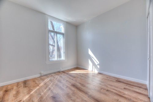 Chambre à coucher - 12295 Rue Valmont, Montréal (Ahuntsic-Cartierville), QC - Indoor Photo Showing Other Room