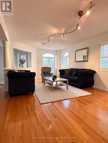 Upper - 5649 Condor Place, Mississauga, ON - Indoor Photo Showing Living Room