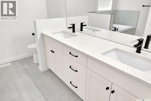 104 Forsey Avenue, Saskatoon, SK - Indoor Photo Showing Bathroom