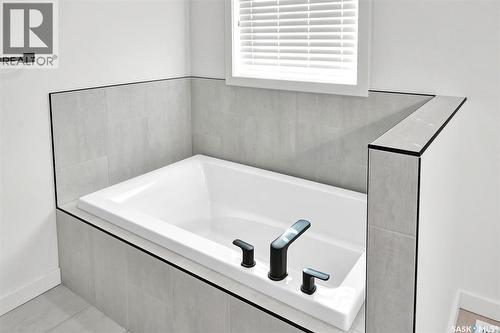 104 Forsey Avenue, Saskatoon, SK - Indoor Photo Showing Bathroom