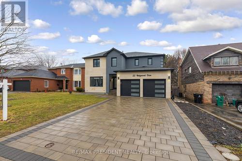212 Wedgewood Drive, Cambridge, ON - Outdoor With Facade